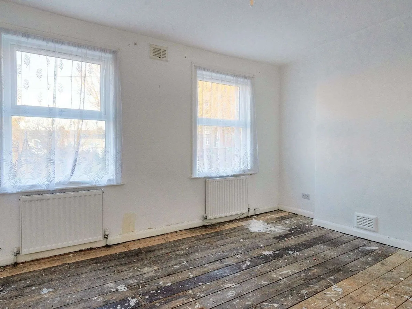 First-floor front bedroom before the works